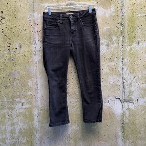 Burberry Brit Buckingham Black Denim Cropped / Capri Jeans